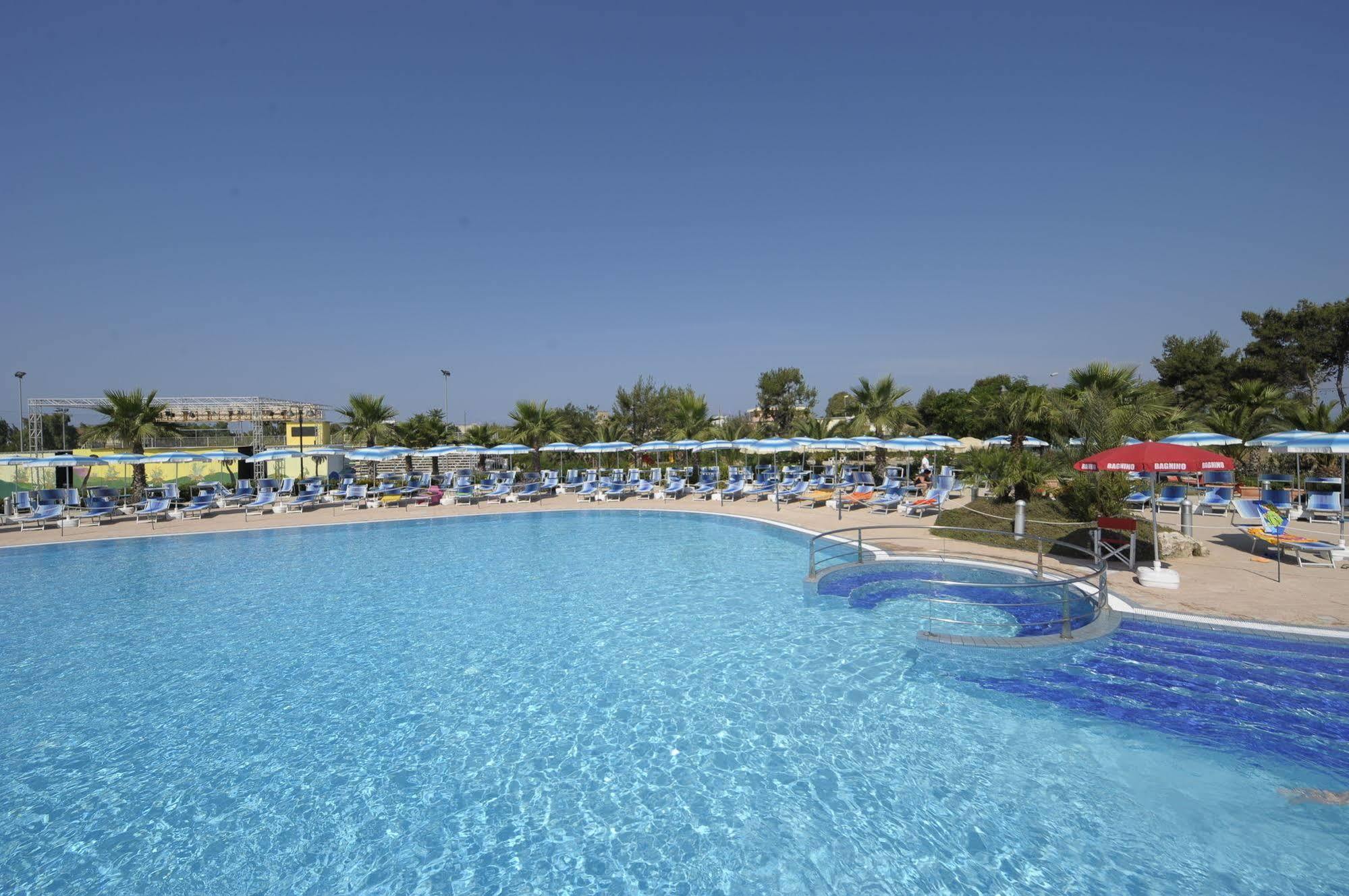 Blu Salento Village Сант'Ізідоро Екстер'єр фото